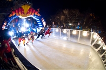La compétition Red Bull Crashed Ice (Red Bull Crashed Ice)