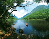 Canot sur la rivière Jacques-Cartier (Jean-Pierre Huard)