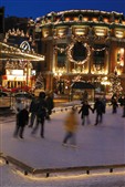Patinoire Place d'Youville (J. Bernier)
