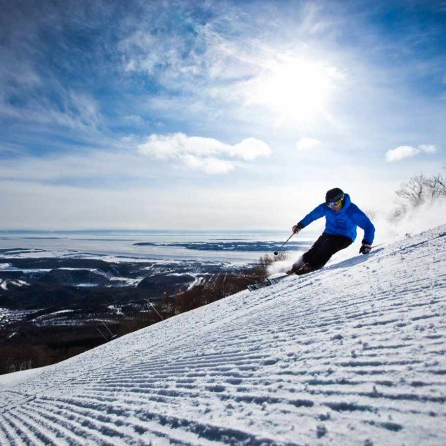 Downhill Skiing at Mont-Sainte-Anne | Credit:  Oli Croteau, Mont-Sainte-Anne